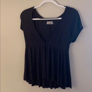 UO vneck black flowy top